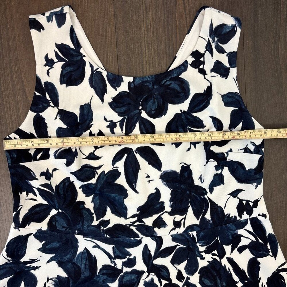 41‎ Hawthorn Dress Women's Size 1X White Navy Blue Floral Fit & Flare Sleeveless - Picture 12 of 15